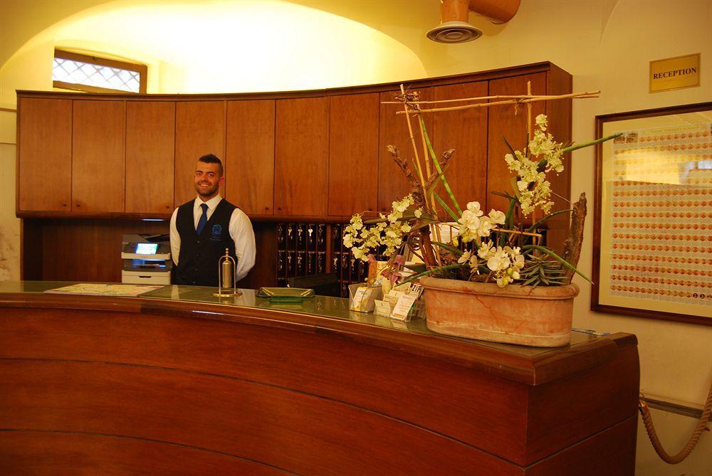 Hotel Domus Carmelitana à Rome Extérieur photo