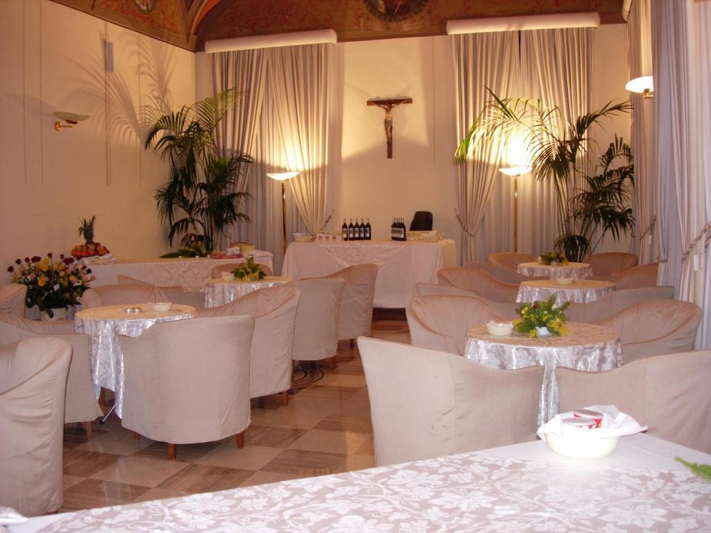 Hotel Domus Carmelitana à Rome Extérieur photo