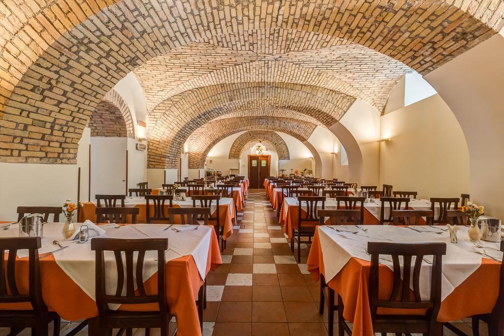 Hotel Domus Carmelitana à Rome Extérieur photo