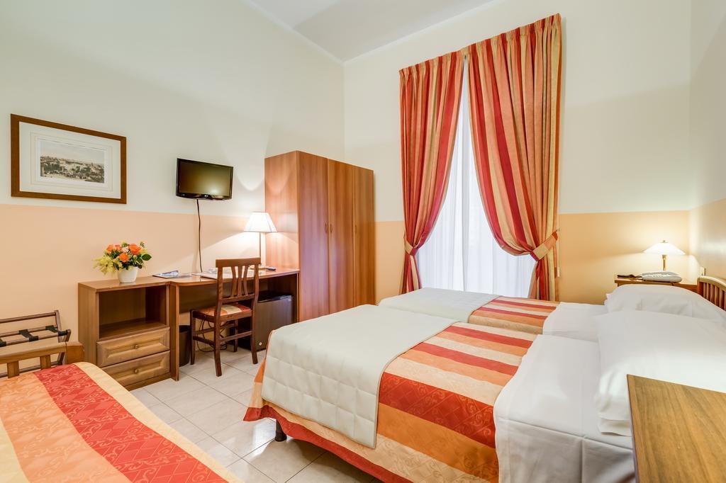 Hotel Domus Carmelitana à Rome Extérieur photo
