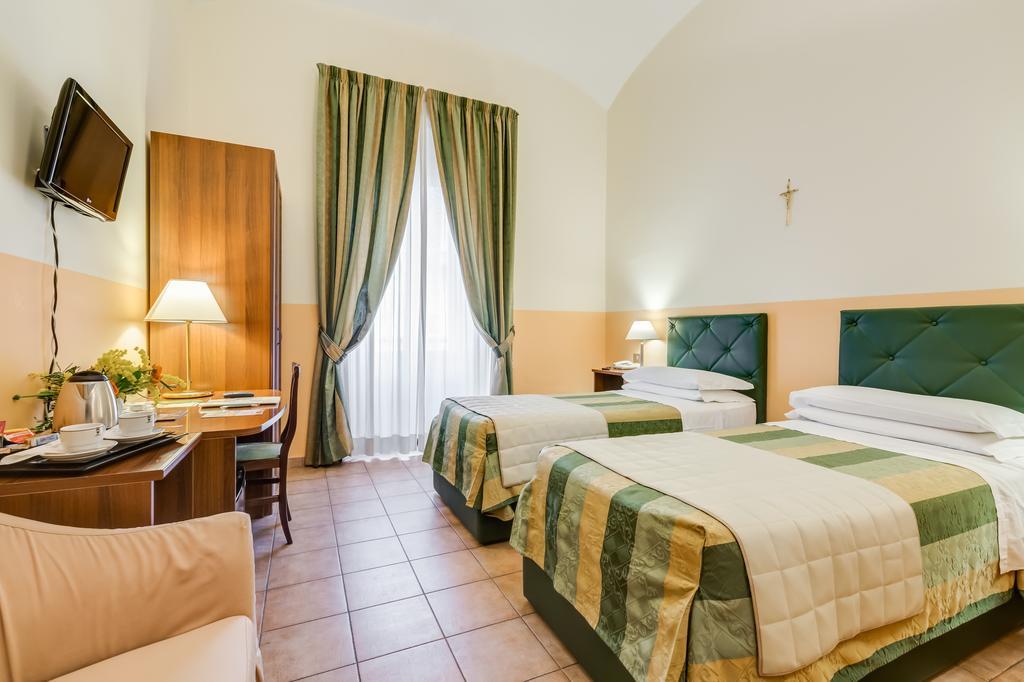 Hotel Domus Carmelitana à Rome Extérieur photo