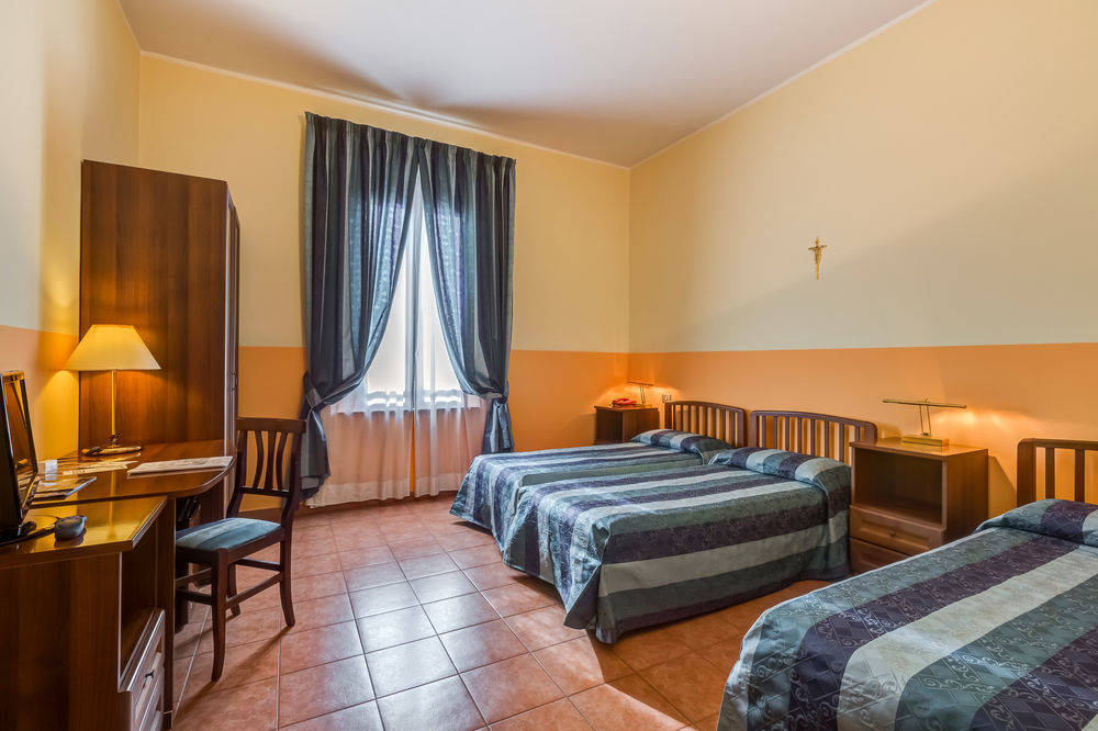Hotel Domus Carmelitana à Rome Extérieur photo