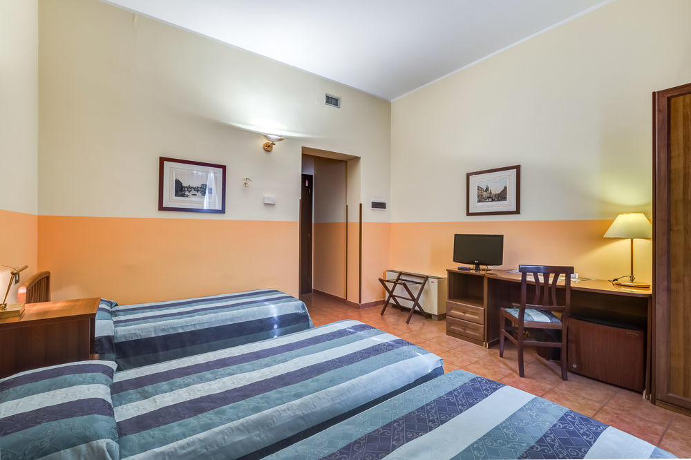 Hotel Domus Carmelitana à Rome Extérieur photo