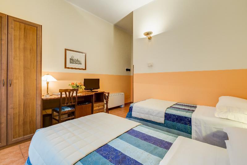Hotel Domus Carmelitana à Rome Extérieur photo