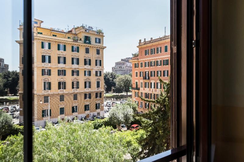 Hotel Domus Carmelitana à Rome Extérieur photo